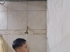 Humungous man meat latino faps in the douche