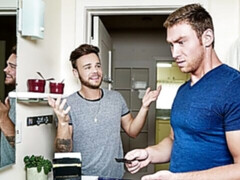 Quick anal blasting wtih Connor Maguire and Max Wilde