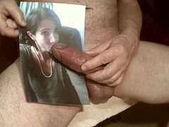 Tribute for dunited - Schlampe leckt mit Zunge Sperma