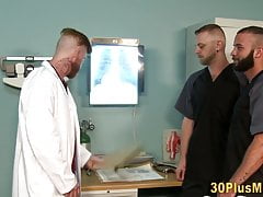 Hairy bear in threeway gets cum sprayed