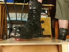 Gimp get jizz-shotgun trampling w steel platform footwear HD