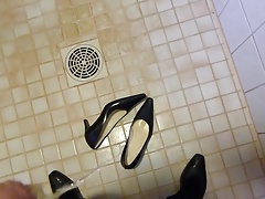 Piss in wifes blue classic pumps