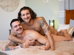 Celebrate the sexual chemistry of Guido and David Handful