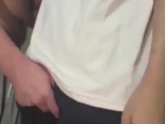 Pinatayo ko muna sya