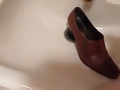 Piss in wifes brown work shoe