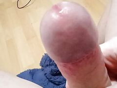 Russian guy jerking off a huge cock