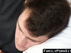 FamilyPornSite.com - Macho father pleasuring son-in-law with no condom passion