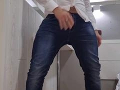 Newbie takes big cock for a ride and cums hard in close-up