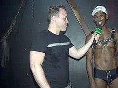 pornographic star Kadu Castro no Clube dos Pauzudos em São Paulo com a TV PapoMix - Parte 1 - WhatsApp PapoMix (11) 94779-1519