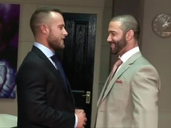 SEXO ENTRE TRAJEADOS EN LA OFICINA