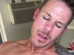 Gliding in and out of a greedy bottom’s slot