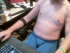 Male pee desperation, desperate wetting, gaymer