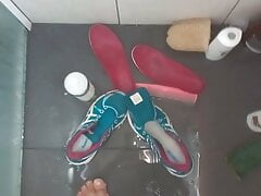 Fuck and cum in a shower with the Asics of my wife