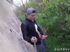 Alcide Ricci is brave enough to just jerk off in a car