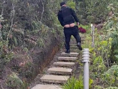 HOMBRE DE SWAT DETERMINE DERRAMAR TODA LA LECHE