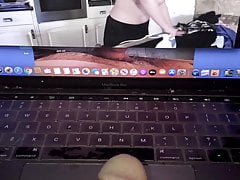 danglin boobs