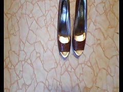 Trampling in heels and ballet flats without a girl-the essen