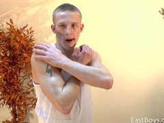 Brian Owen shows just how beefy he fucking is