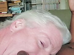 Old white fag sucking bbc