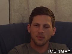 Irresistible JD Phoenix bottoming for handsome Roman Todd