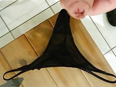 Aufs Hoeschen meiner Frau gespritzt