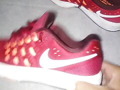sneaker Nike Air Zoom big CUMSHOT inside