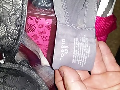 Paige's big tit 42 - 44c bra ! Cummed on a little