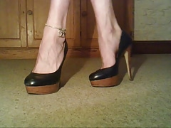 Leggy tranny