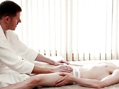 Felix Maze gets a massage and a handjob from a hunk