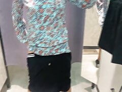 i jerked off and cum in the locker room cabin