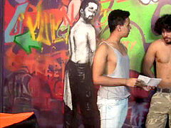 HEITOR SE PERDE NA ZONA E ACABA COM A BOCA NO PAU DE TYSON COSTA