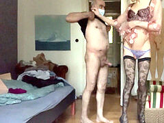 Gay cock, sans a condom, blowage