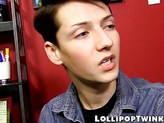 Robbie Anthony slides his big cock in skinny twinks asshole