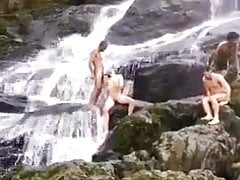 en el rio