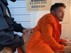 Sex in the police station Alejo Ospina