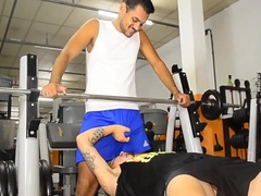 Personal Trainer Safado Come Seu Cliente No Meio Da Academia