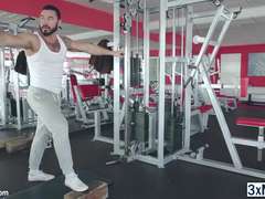 Gym buddies Jessy Ares and Theo Ford sucked each others horny cock
