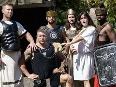 Sumner Blayne and Filou Fitt: gladiator cock feels good