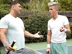 Mature Draven Navarro fucks Andy Taylor on a tennis court