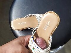 mechanic found cork wedge in customer car