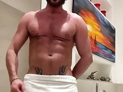 el novio de viktor rom