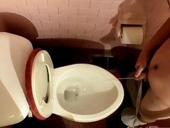 Multiple horny twinks close up pissing