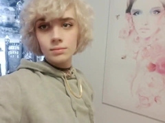 Stunning Feminen Femboy Hanapups Masturbating