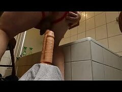 Dehnung mit zwei Dildos