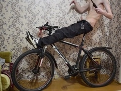 Outdoor cycling adventure turns into a naughty homemade handjob session overflowing with seed!