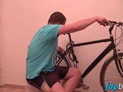 Smoothly-shaven, cum shot, solo