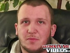 Gay amateur dude loves jerking off and we watch him do it