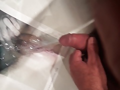 sahneschnitte hungrig mit Sperma und Pisse vollgesaut