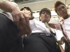 Arab Empty's His Balls in the Metro - Rebeu se fait vider les couilles dans