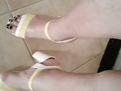 black foot nails